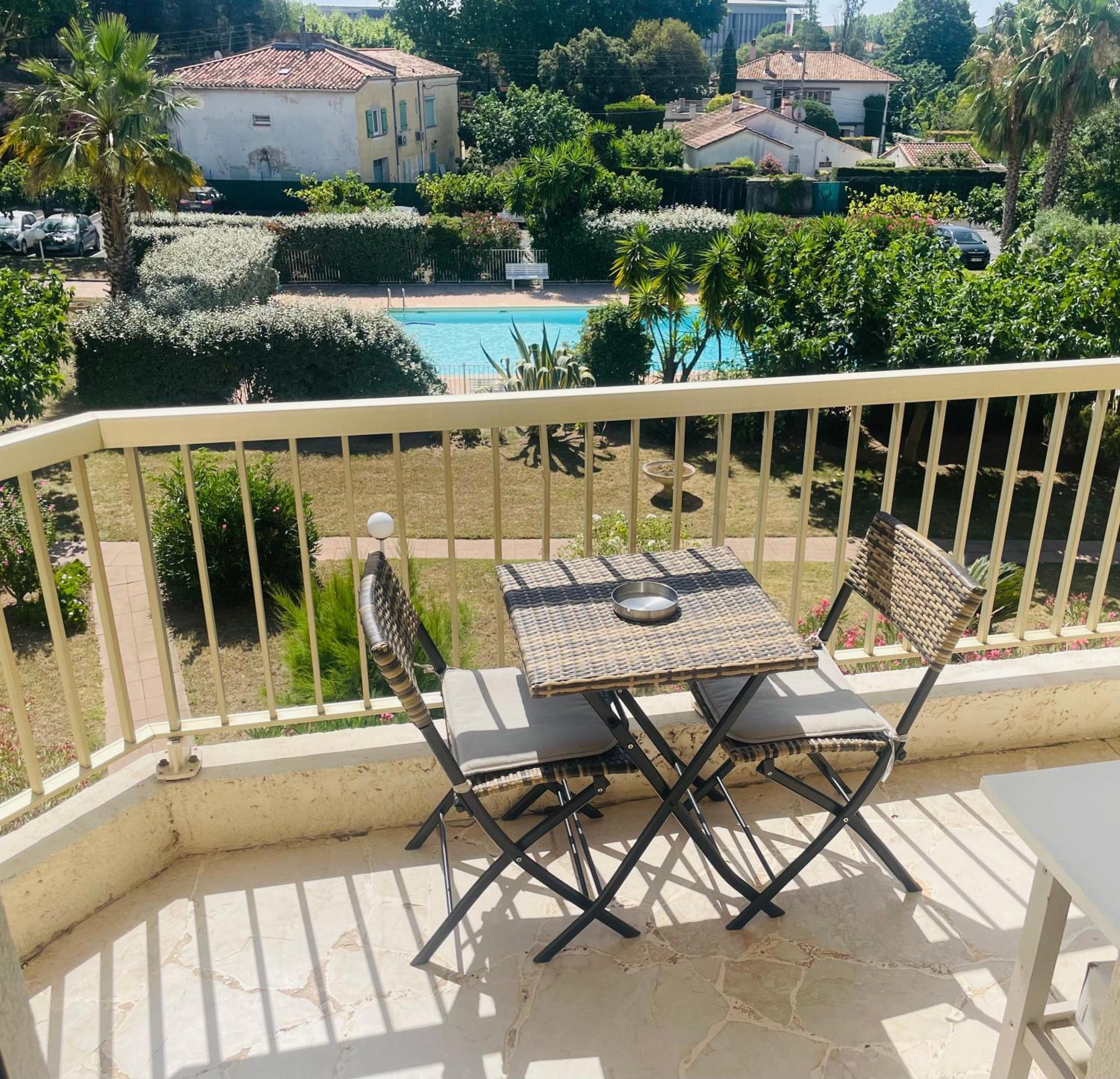 Studio De Standing Climatise, Avec Piscine, Proche De La Mer Fréjus Exterior photo